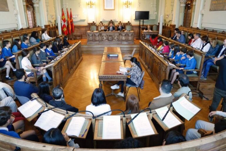 Primer pleno del Consejo Municipal de la Infancia de Valladolid en 2024