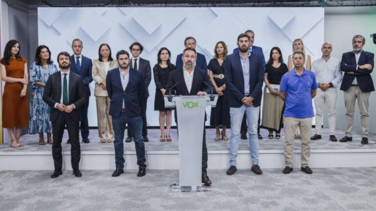 VOX rompe con sus gobiernos autonómicos y se pasa a la oposición