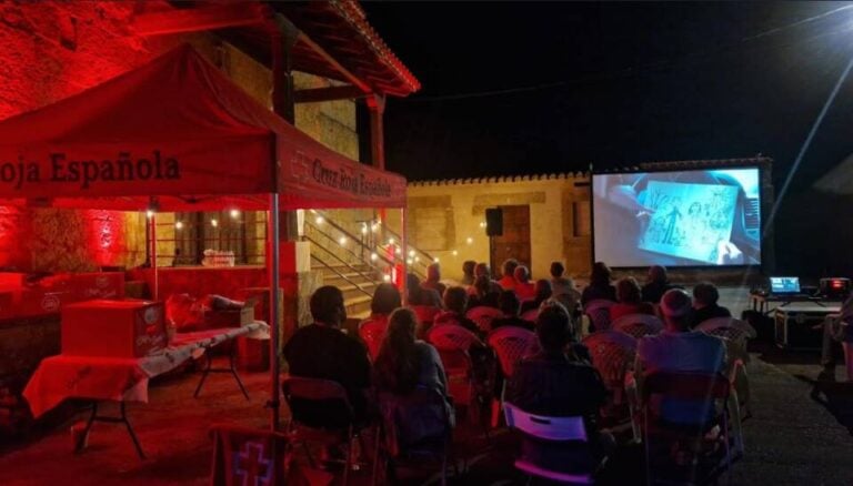 Cruz Roja lleva el “Cine de Verano” a zonas rurales de Castilla y León