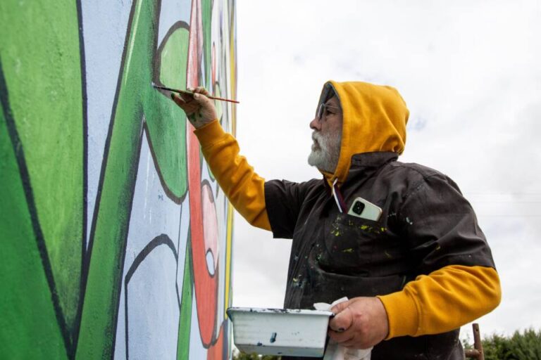Nava del Rey impulsa la concienciación ambiental con el Proyecto Muralístico ‘MURAVES’