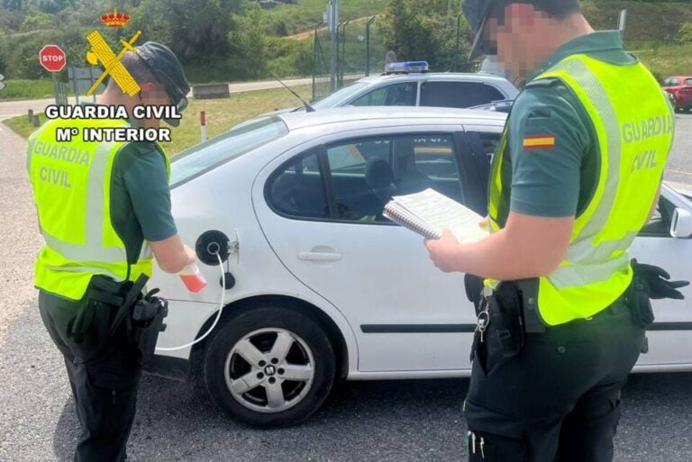 Guardia Civil de Burgos denuncia a dos conductores por uso fraudulento de gasóleo bonificado tipo B