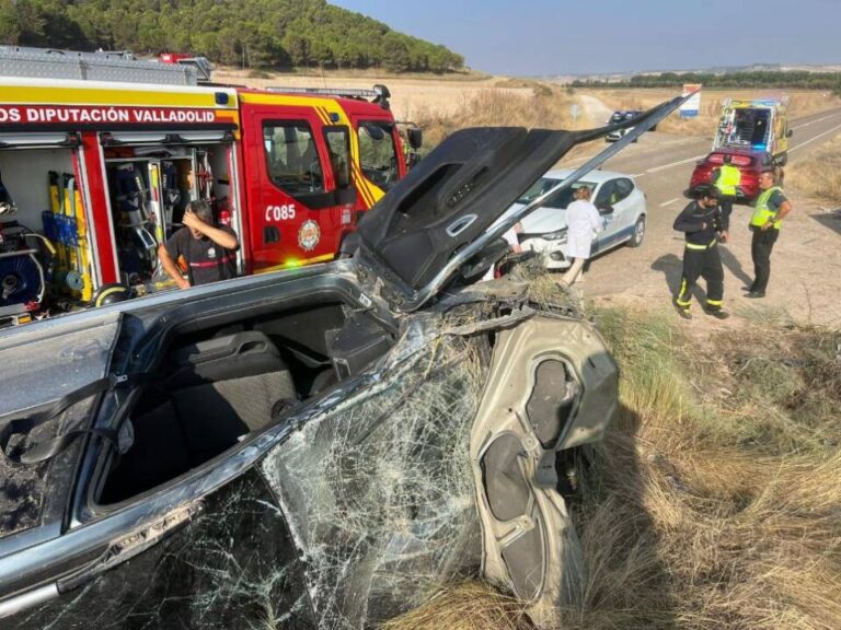 Una joven es trasladada en helicóptero al Clínico de Valladolid tras sufrir un accidente en la VA-101