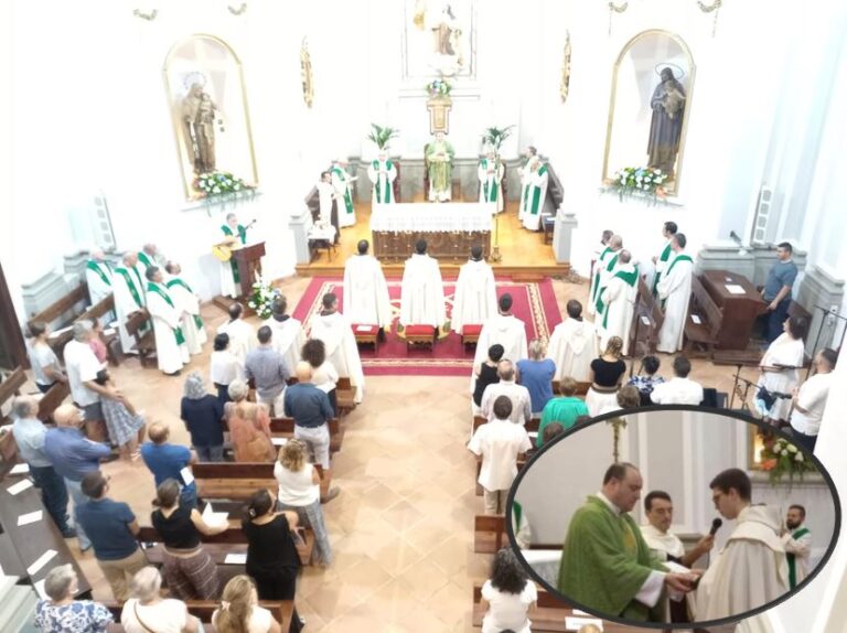 El medinense Manuel Hernández celebra su primera profesión religiosa como carmelita descalzo