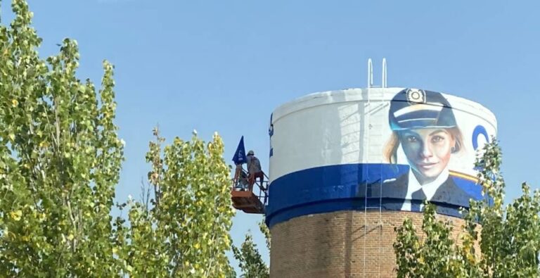 Avanza el mural que homenajea a la Policía Nacional en Medina del Campo