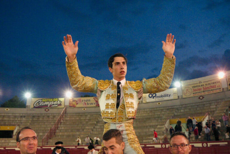 Puerta Grande para El Mene y destacada novillada en Arévalo