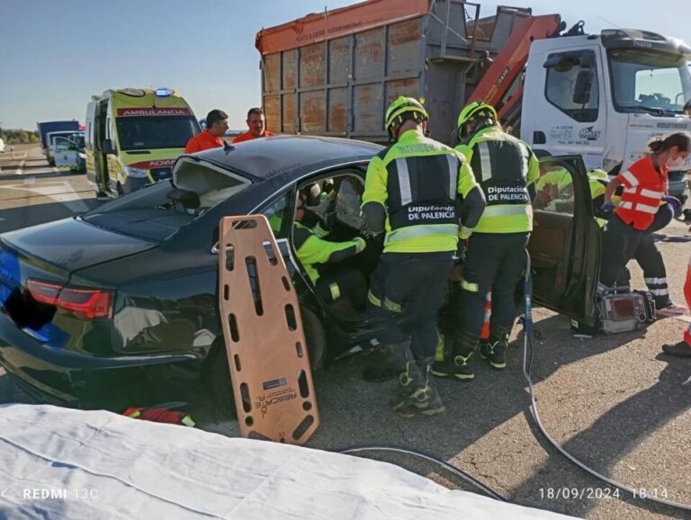 Grave accidente en la CL-615 a la altura de Husillos deja un fallecido y una herida grave