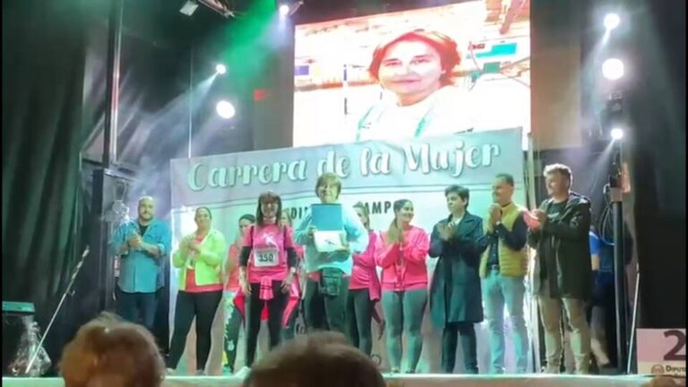 Medina del Campo homenajea a Teresa López por sus más de 35 años dedicados al deporte medinense 