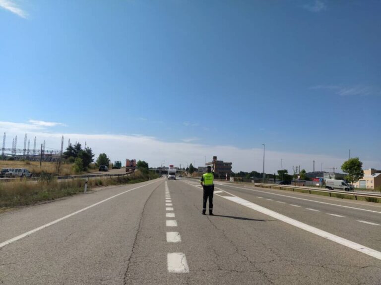 La Guardia Civil investiga a un conductor que provocó un accidente y abandonó el lugar en Soria