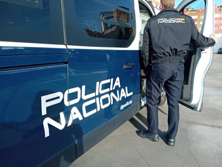 La Policía Nacional detiene a un hombre armado tras atraco en un supermercado de Valladolid