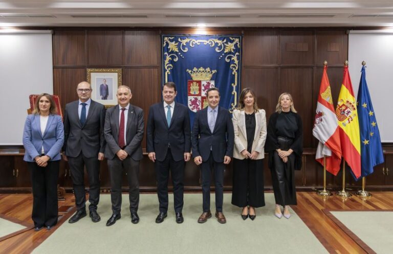 La Junta y las universidades públicas acuerdan implantar medicina en León y Burgos para el curso 2026/27