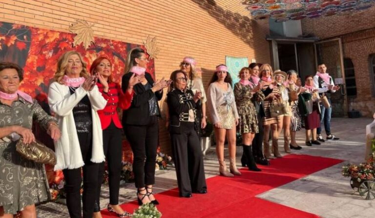 Tordesillas celebra la segunda edición del «Desfile de Moda y Peluquería» en el Centro de Día