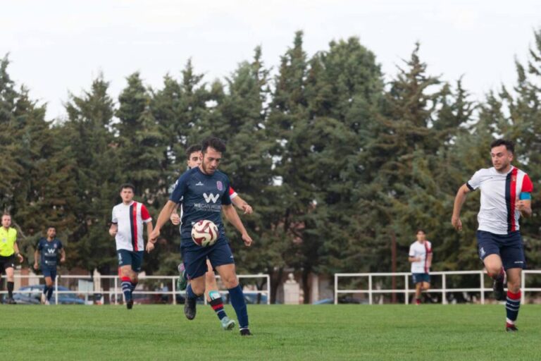 El CD Medinense lucha hasta el final, pero sucumbe ante el Racing Valdestillas