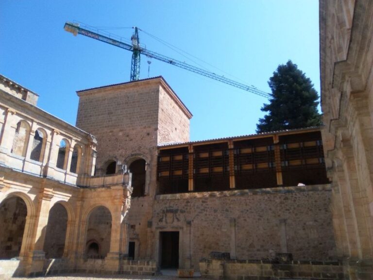 La Junta licita la construcción de la Casa del Parque Natural ‘Sabinares del Arlanza-La Yecla’ en el Monasterio de San Pedro de Arlanza con un presupuesto de 1,9 millones de euros