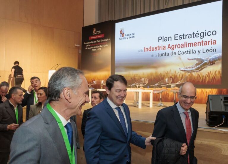 Mañueco lanza el Plan Estratégico de la Industria Agroalimentaria para impulsar el empleo joven y fortalecer el sector en Castilla y León